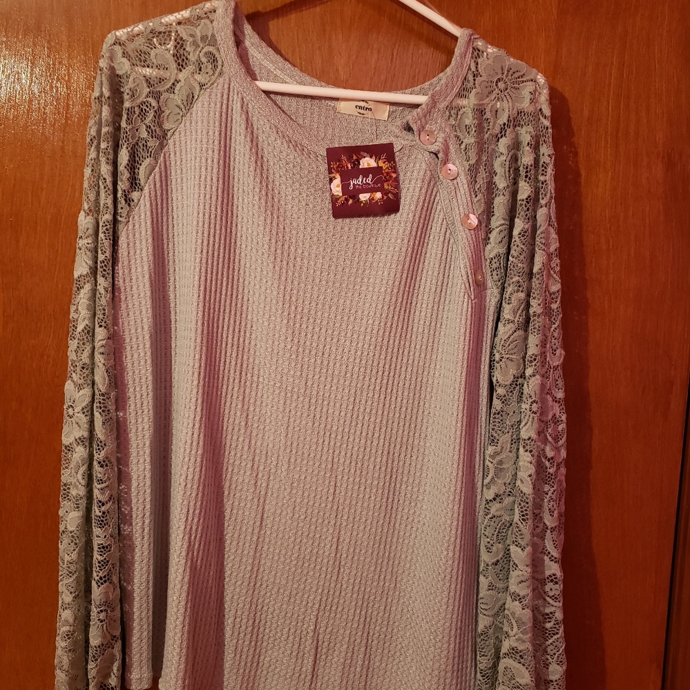 Ribbed top with lace